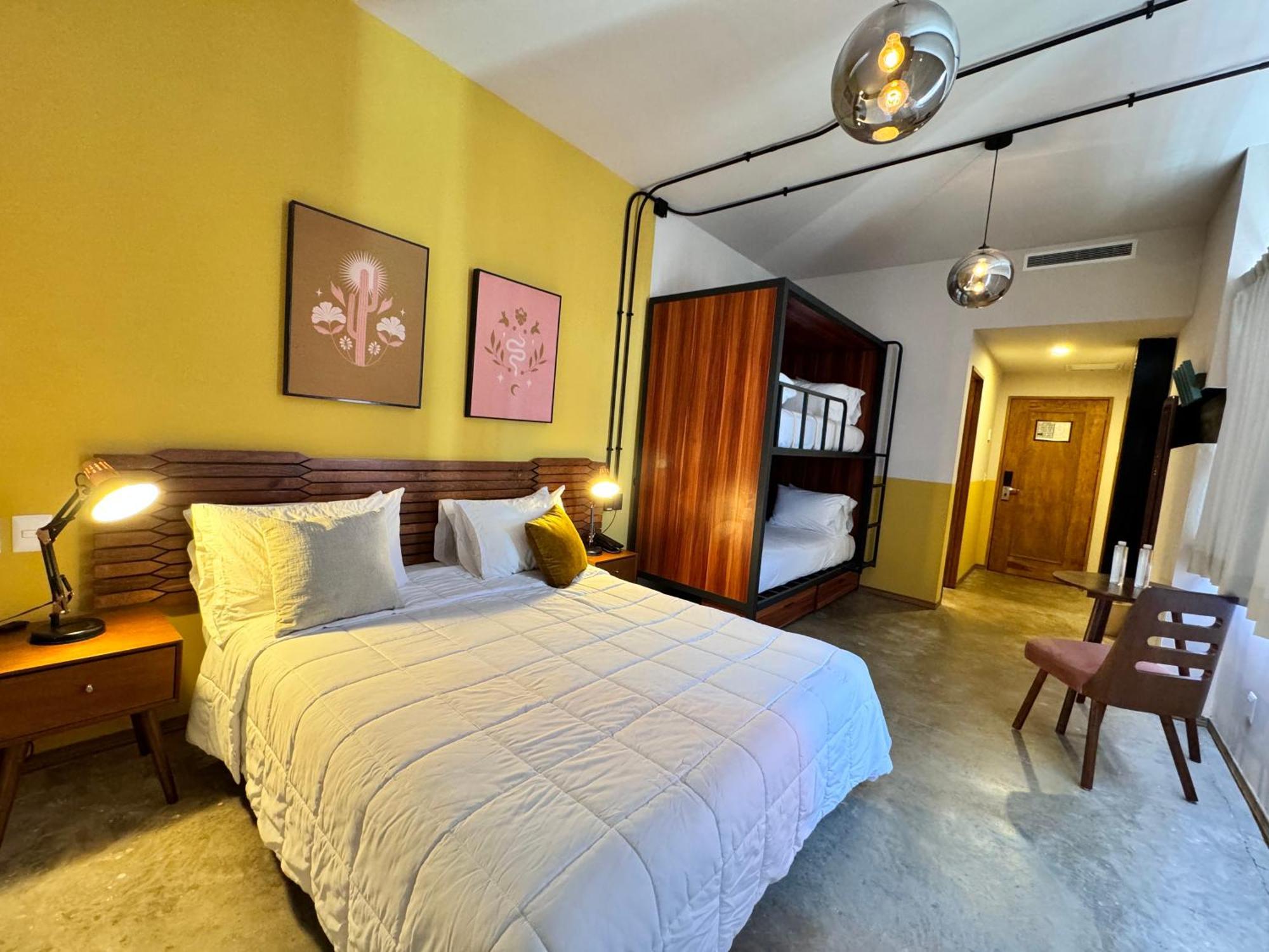 Hotel Ola Chapultepec Гвадалахара Экстерьер фото